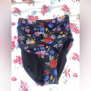 Women's NWT High Waist Floral Bikini Bottoms Size Small